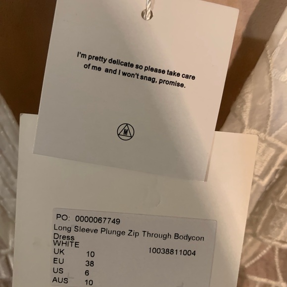 Juniors size 6 - Picture 3 of 3